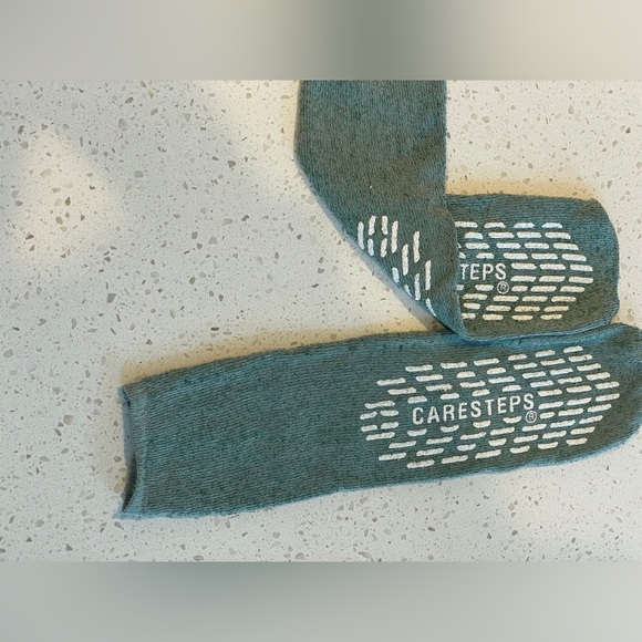 CARESTEPS Hospital-Non-SLIP, Gripper Socks, Adult 2X-Large Green - Picture 3 of 4